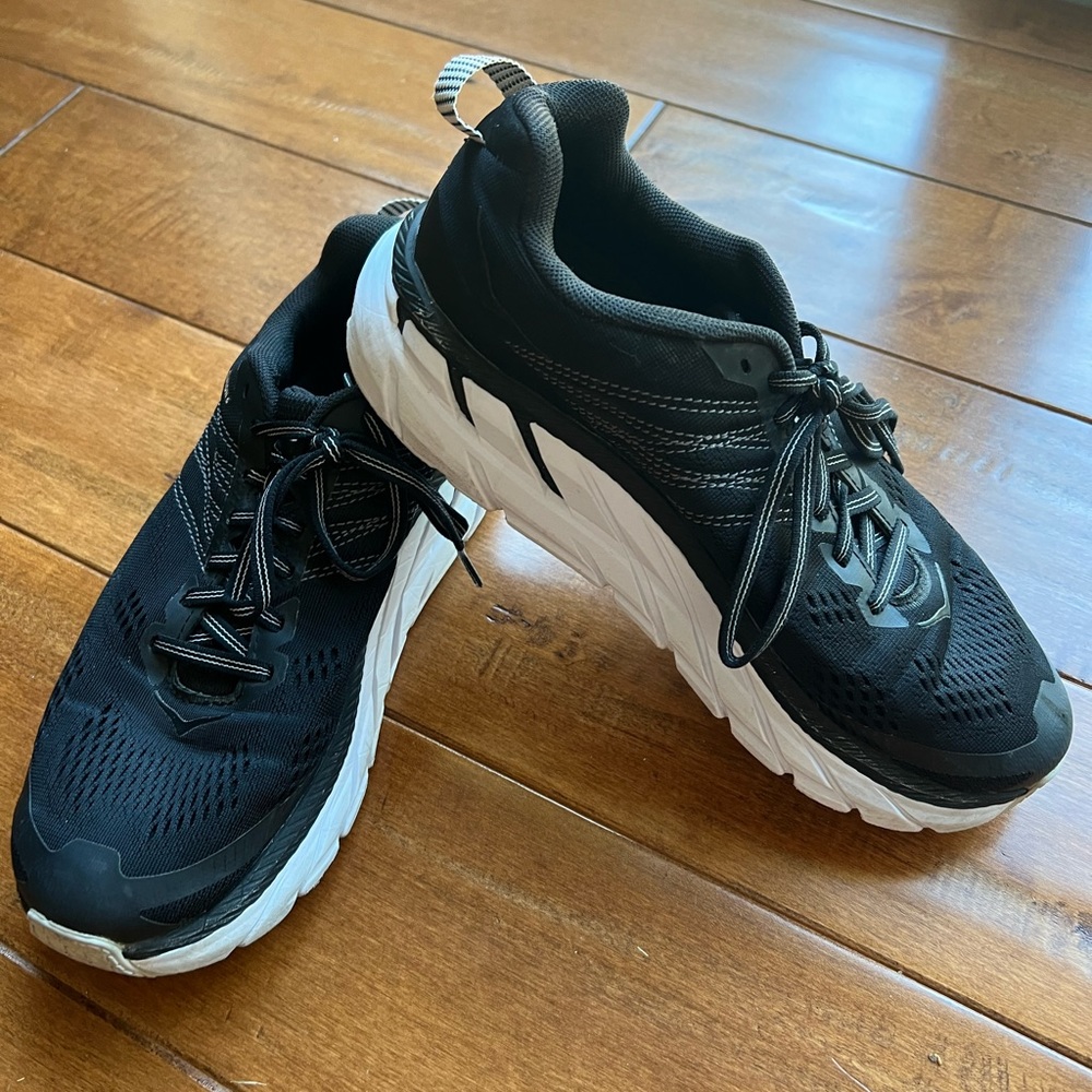 Hoka Clifton 6 size 8